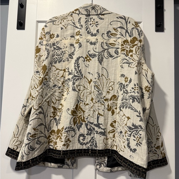 Coldwater Creek Cream and Gold Floral Blazer - Picture 2 of 3